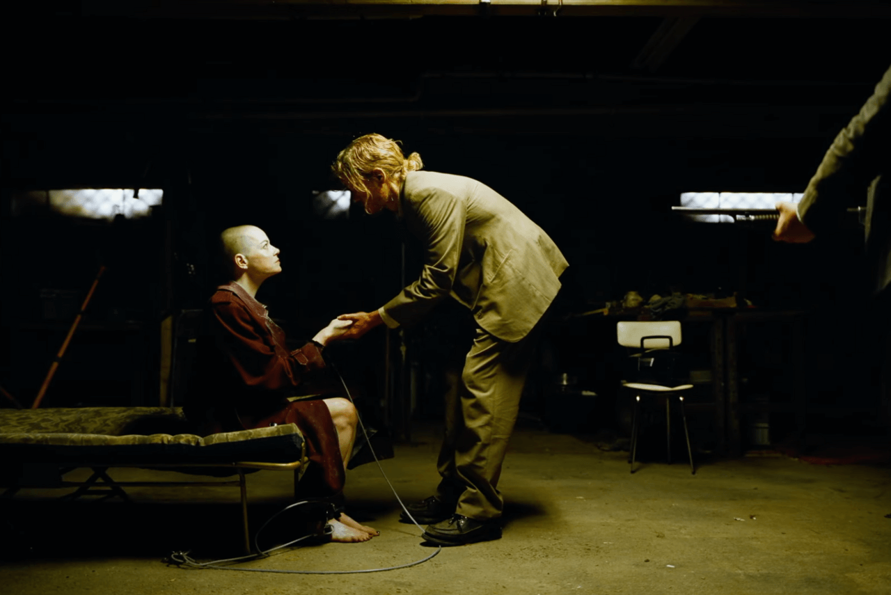 bugonia-「ブゴニア」映画ネタバレ感想-ヨルゴス・ランティモス監督とエマ・ストーンのタッグが生む誘拐スリラー